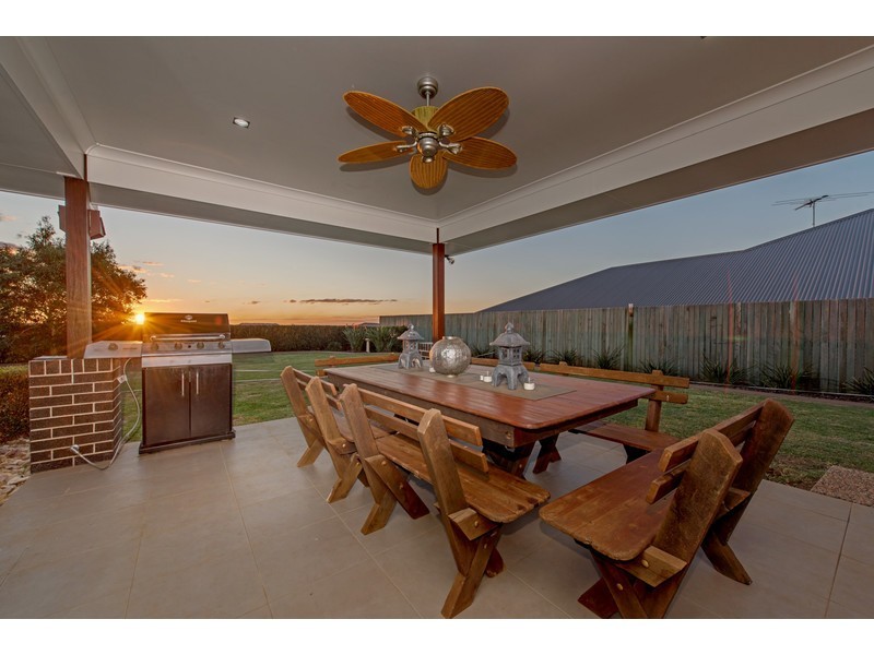 11 Plover Court, Highfields QLD 4352