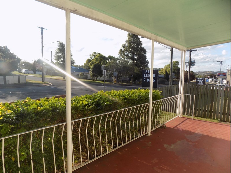 4 West Street, North Toowoomba QLD 4350