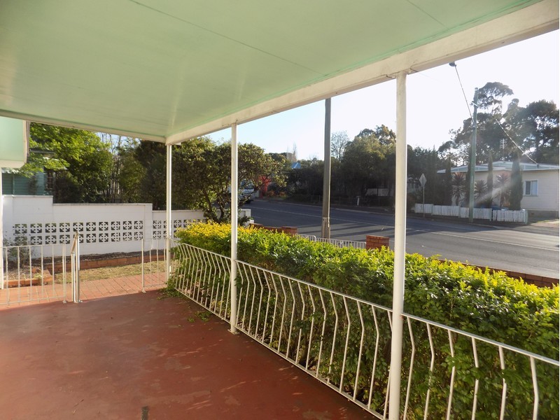 4 West Street, North Toowoomba QLD 4350