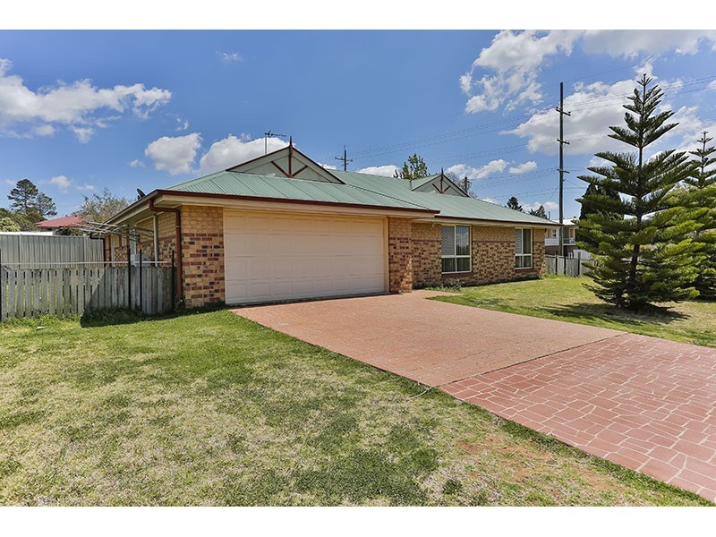 392 Alderley Street, Kearneys Spring QLD 4350