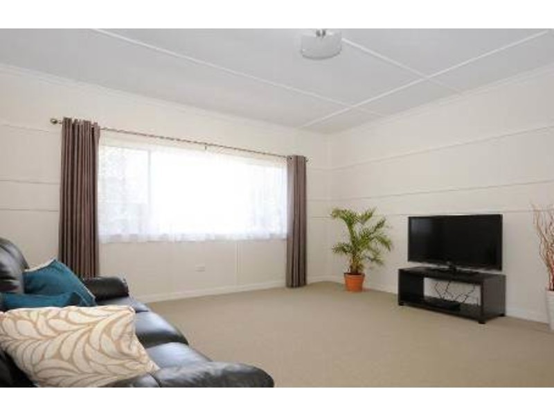 18 Elizabeth Street, South Toowoomba QLD 4350