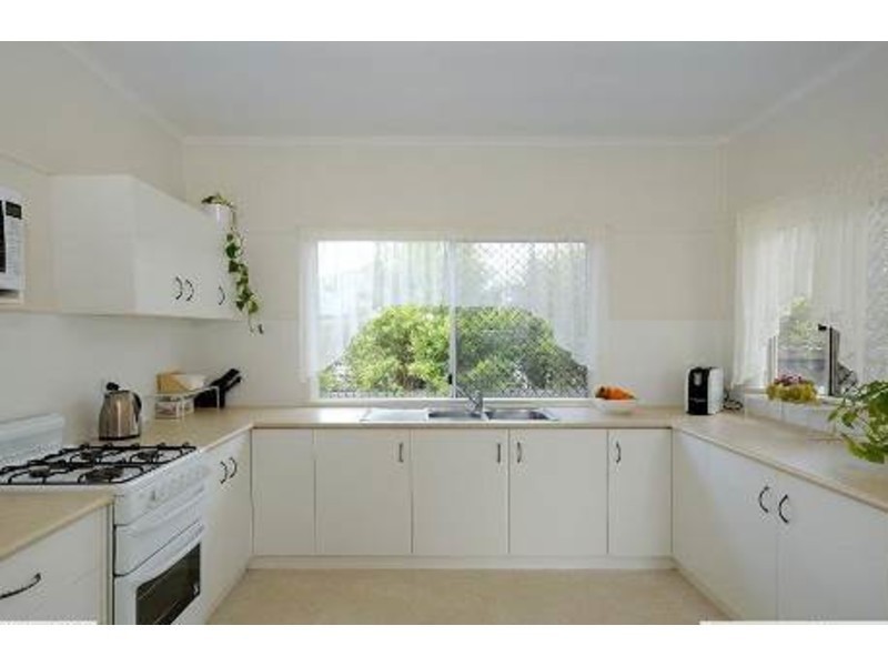 18 Elizabeth Street, South Toowoomba QLD 4350