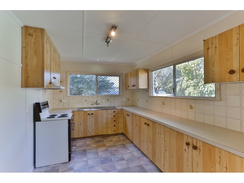 19 Cathro Street, Rockville QLD 4350