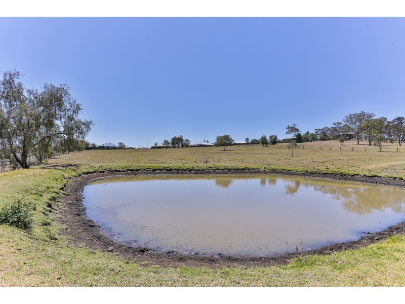 27- 33 Euston Road, Glenvale QLD 4350