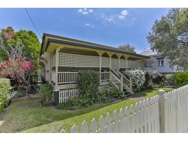 17 Sir Street, North Toowoomba QLD 4350