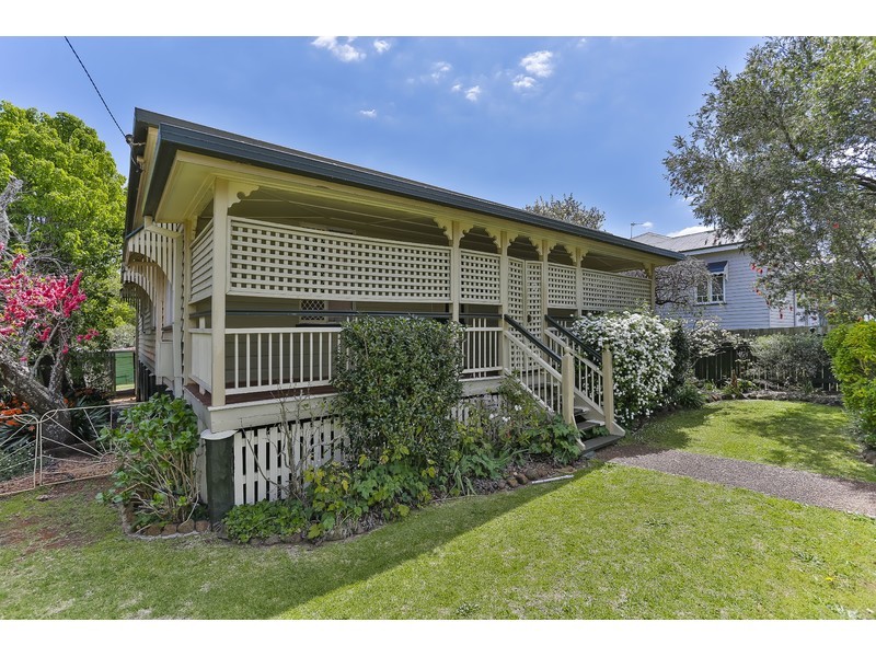 17 Sir Street, North Toowoomba QLD 4350