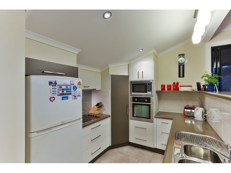 13 Greenbury Street, Rockville QLD 4350