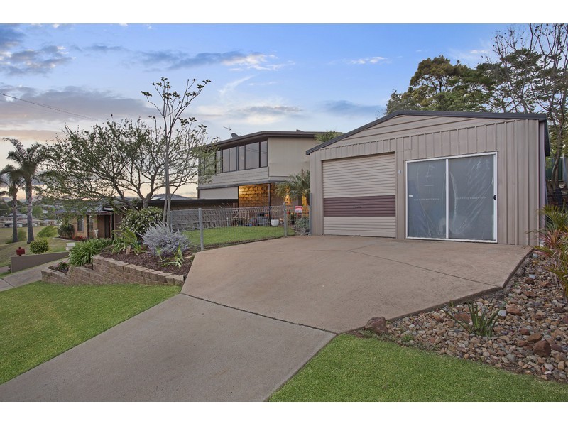 13 Greenbury Street, Rockville QLD 4350
