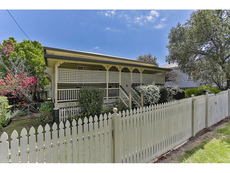 17 Sir Street, North Toowoomba QLD 4350