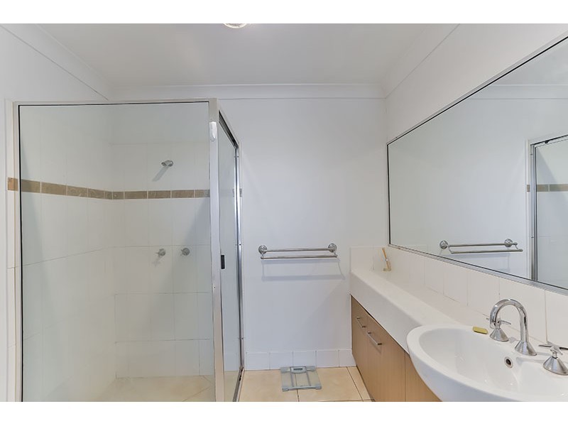 2/2 Wareena Crescent, Glenvale QLD 4350