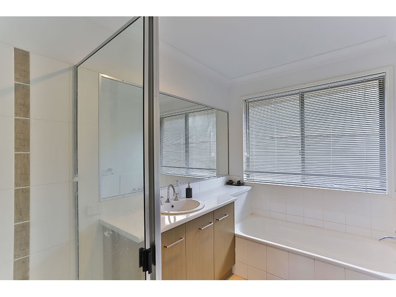 2/2 Wareena Crescent, Glenvale QLD 4350