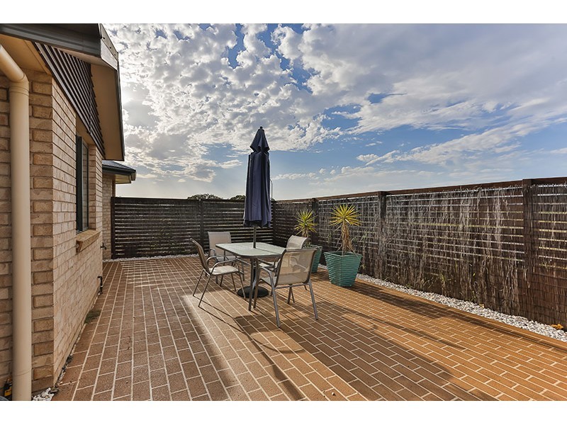 2/2 Wareena Crescent, Glenvale QLD 4350