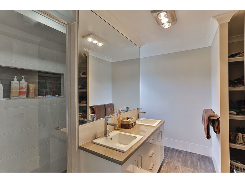 5 Heron Court, Kleinton QLD 4352