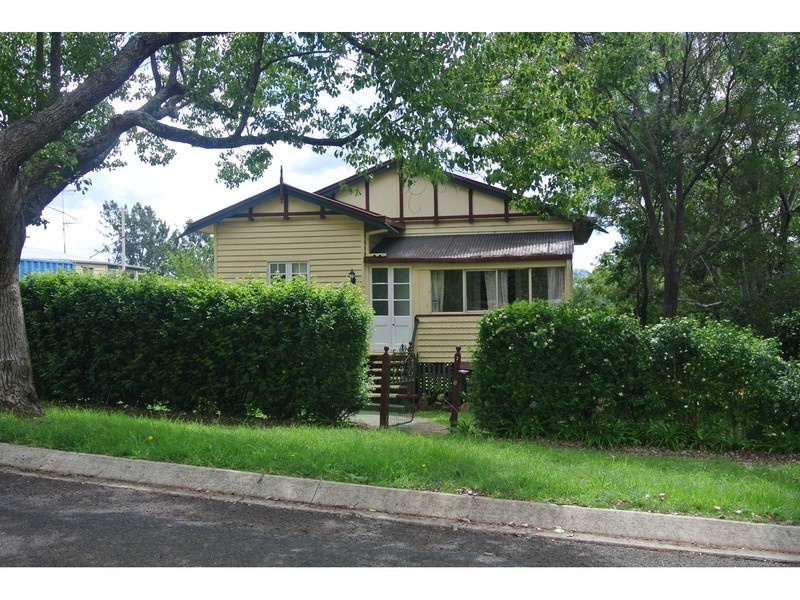 7 Cummings Street, North Toowoomba QLD 4350