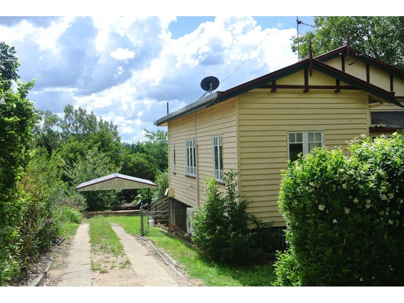 7 Cummings Street, North Toowoomba QLD 4350