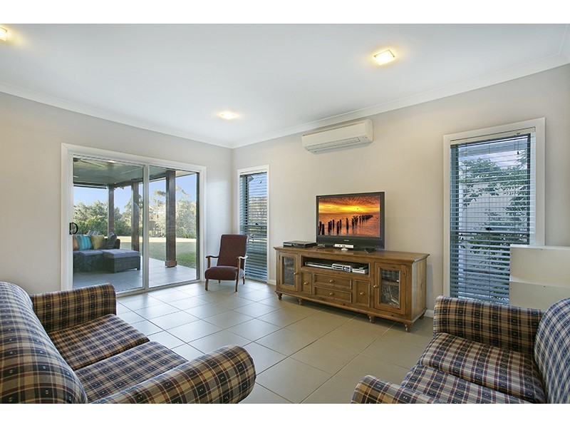 9 Jenna Court, Highfields QLD 4352