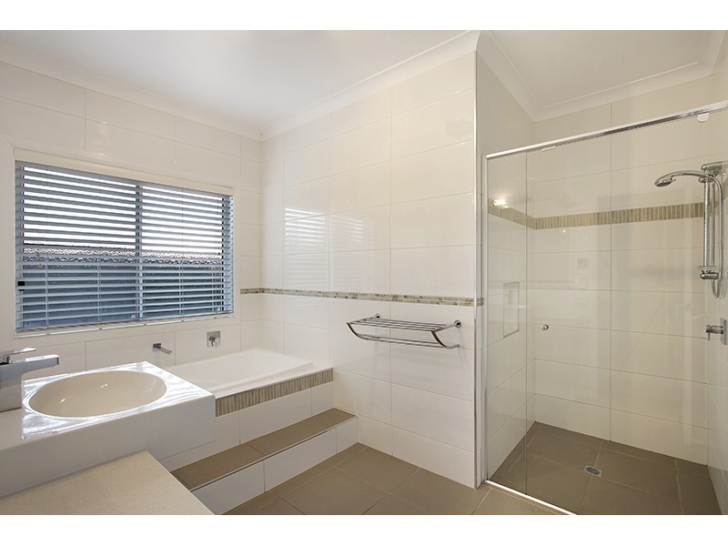 9 Jenna Court, Highfields QLD 4352