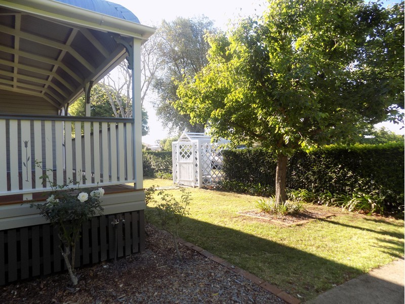 62 Taylor Steet, Newtown QLD 4350