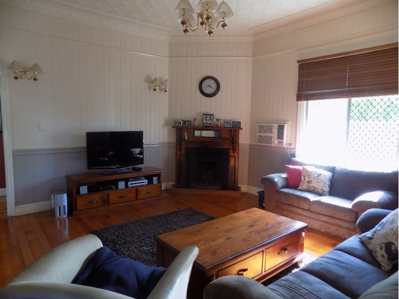 62 Taylor Steet, Newtown QLD 4350