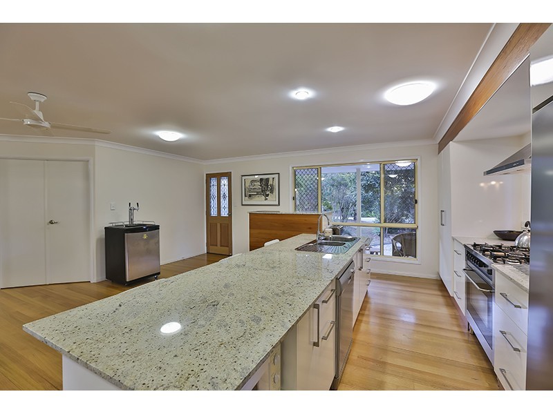 135 Kuhls Road, Highfields QLD 4352