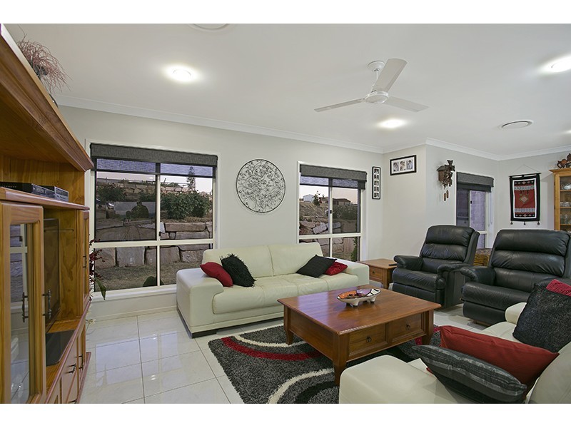 16 Mountview Court, Highfields QLD 4352