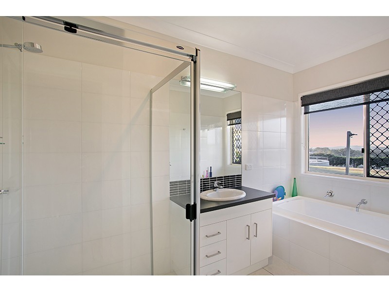 16 Mountview Court, Highfields QLD 4352