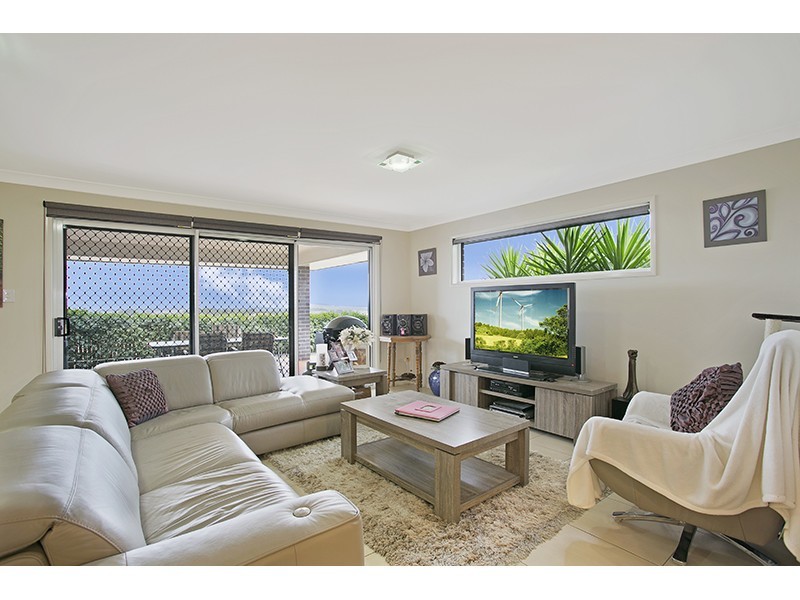 15 Plover Court, Highfields QLD 4352