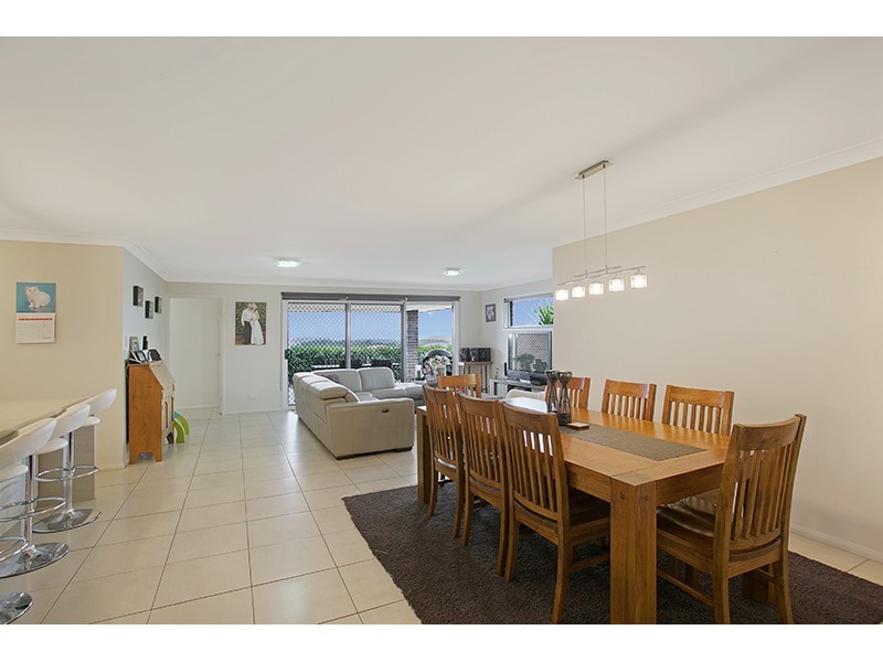 15 Plover Court, Highfields QLD 4352