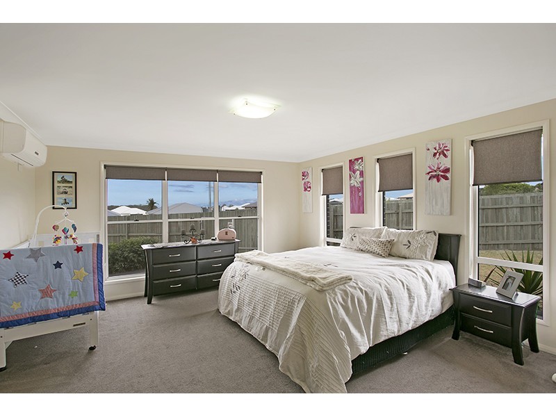 15 Plover Court, Highfields QLD 4352