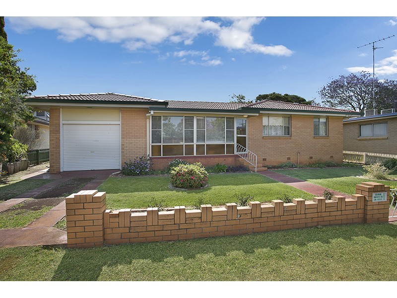 105 Drayton Road, Harristown QLD 4350