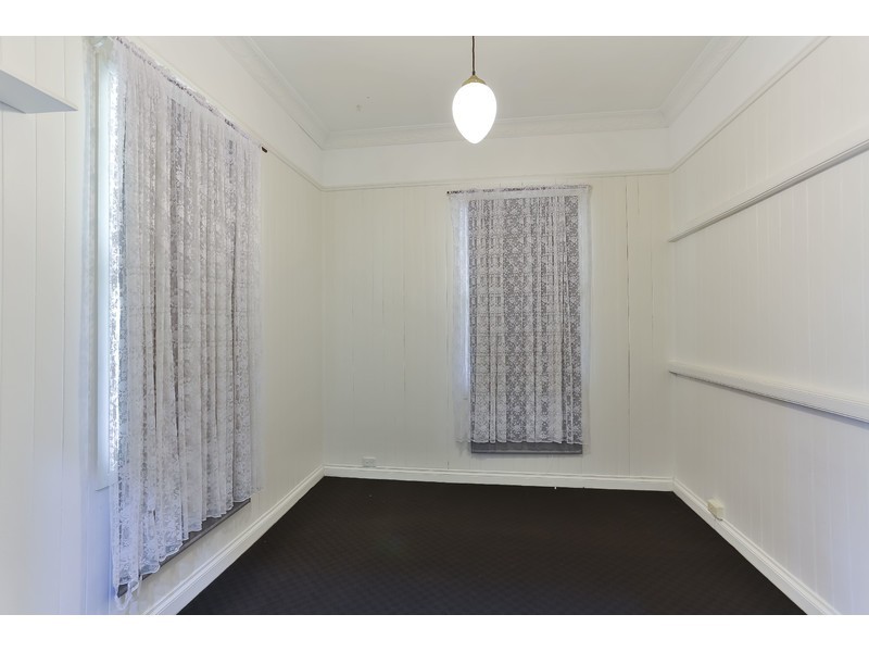 292 James Street, Harristown QLD 4350