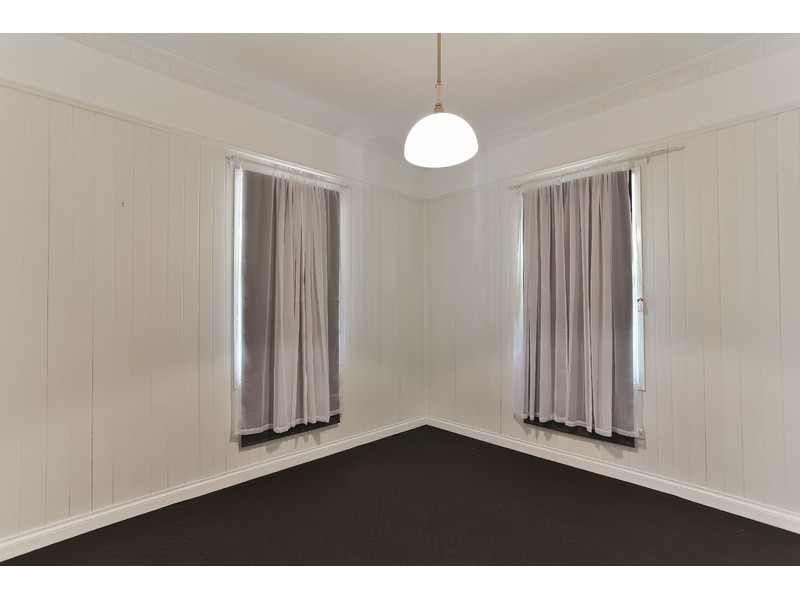 292 James Street, Harristown QLD 4350