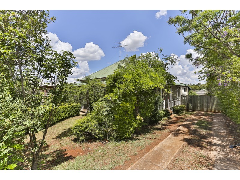 292 James Street, Harristown QLD 4350