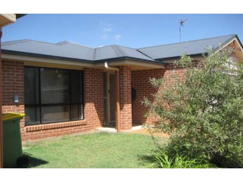 3/3A Burton Street, Harristown QLD 4350