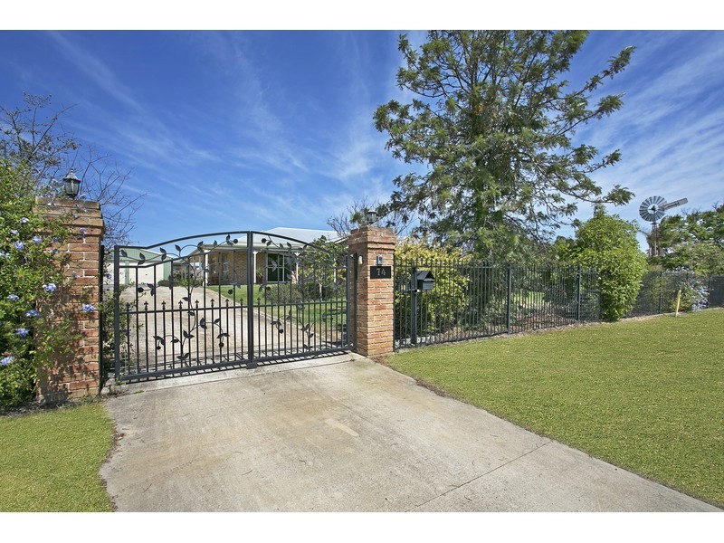 74 Westfield Drive, Westbrook QLD 4350