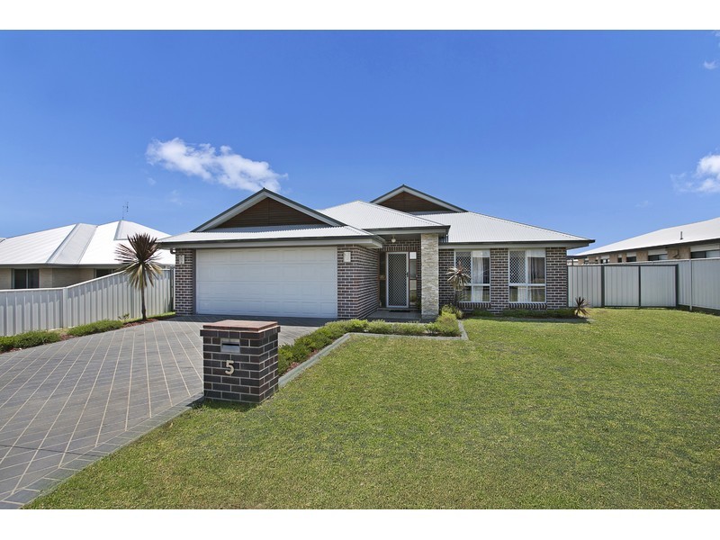 5 Woodville Court, Wyreema QLD 4352