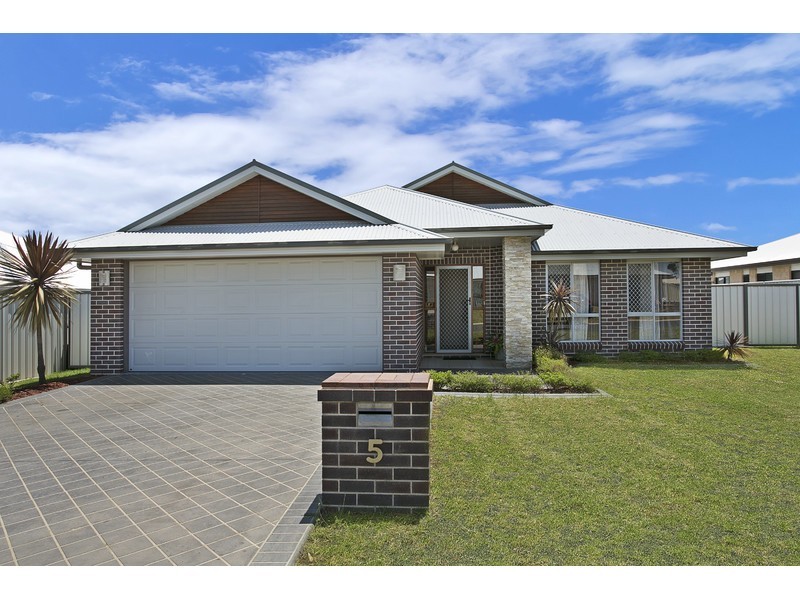 5 Woodville Court, Wyreema QLD 4352