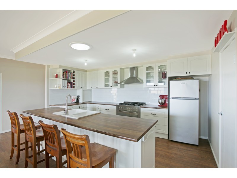 7 Panorama Crescent, Gowrie Junction QLD 4352