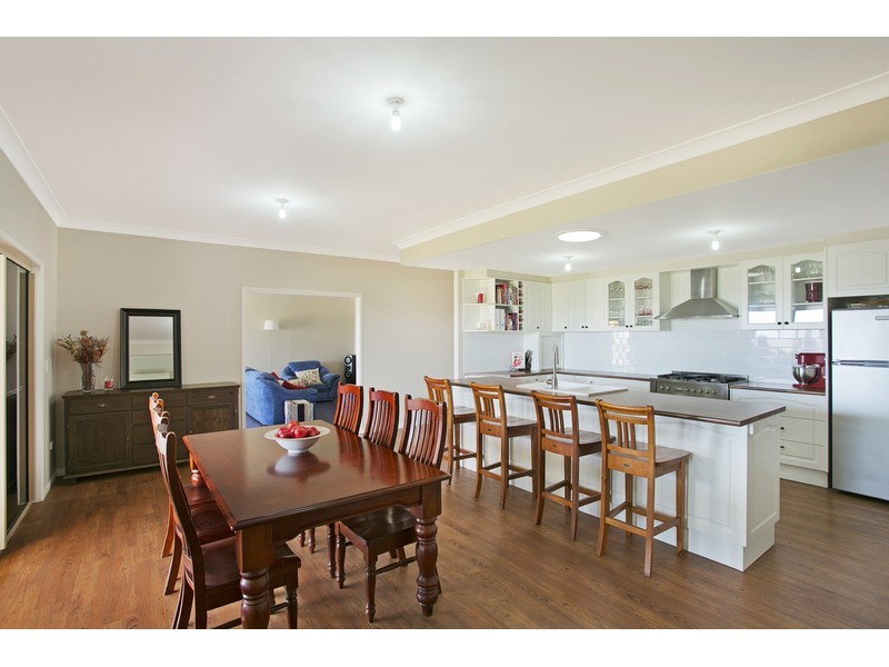 7 Panorama Crescent, Gowrie Junction QLD 4352