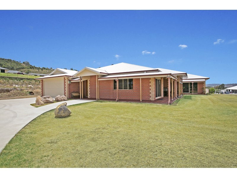 7 Panorama Crescent, Gowrie Junction QLD 4352