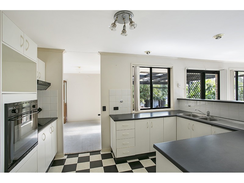 3 Palmer Drive, Highfields QLD 4352