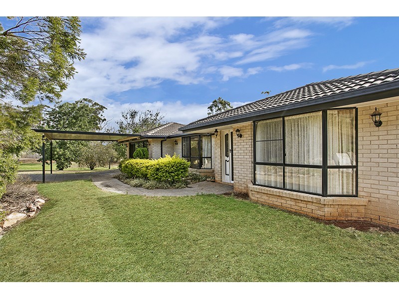 3 Palmer Drive, Highfields QLD 4352