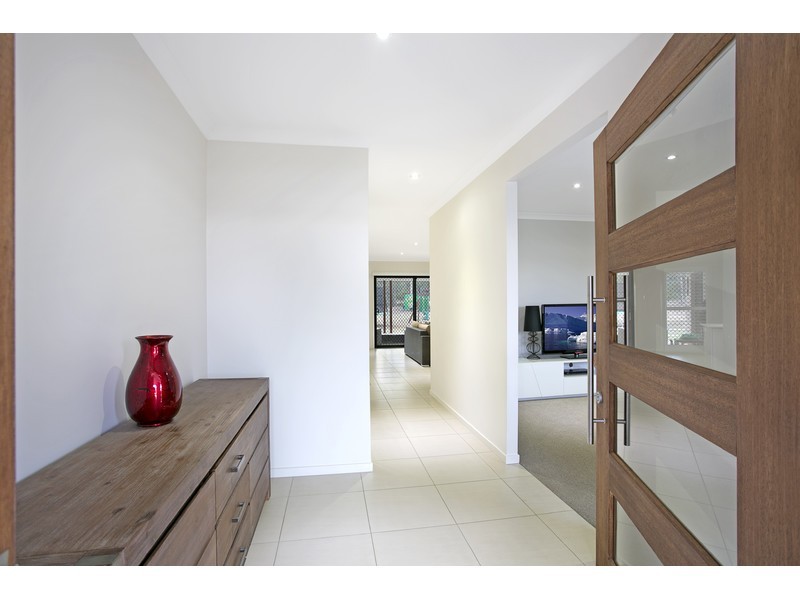15 Kimdonn Drive, Withcott QLD 4352