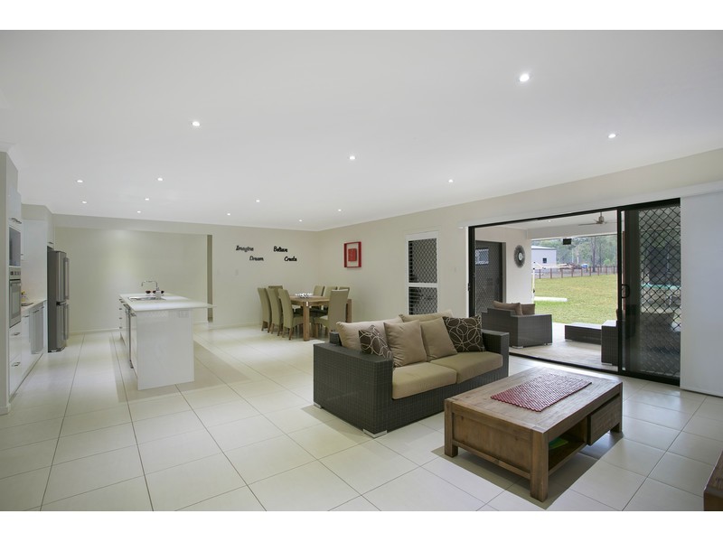 15 Kimdonn Drive, Withcott QLD 4352