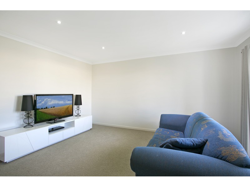 15 Kimdonn Drive, Withcott QLD 4352