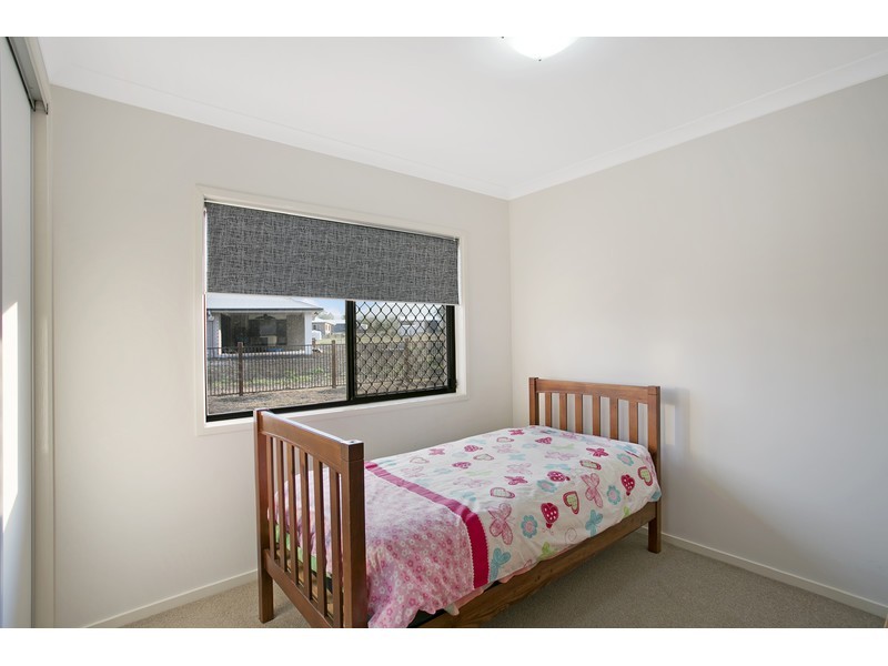 15 Kimdonn Drive, Withcott QLD 4352