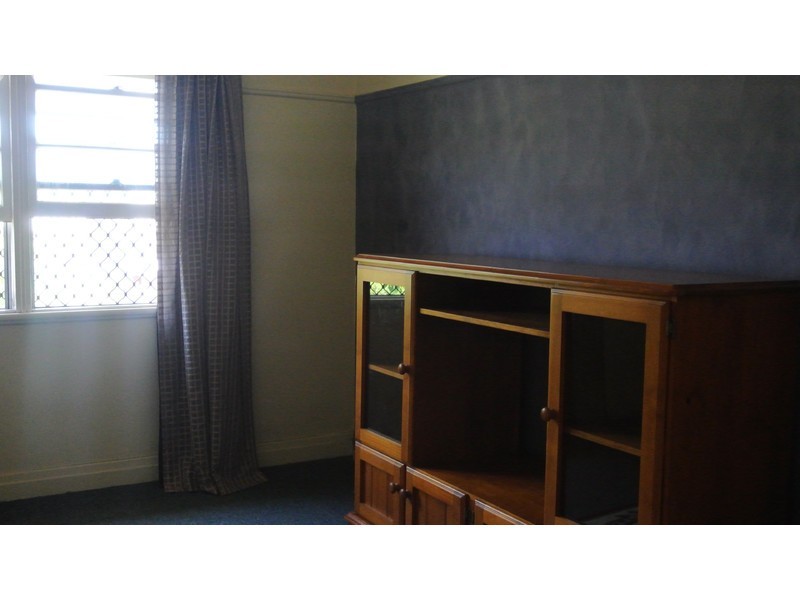 2 Third Avenue, Harristown QLD 4350