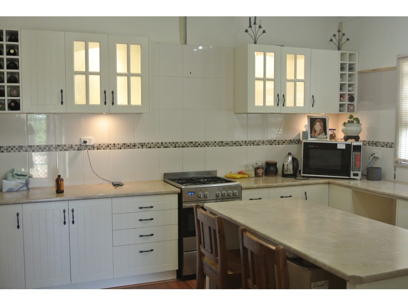 2 Third Avenue, Harristown QLD 4350