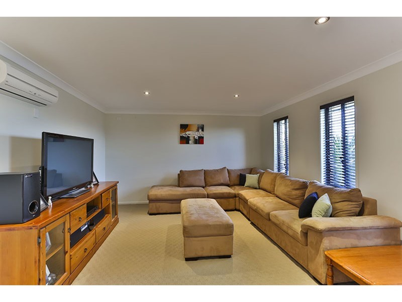 10 Whitman Street, Westbrook QLD 4350