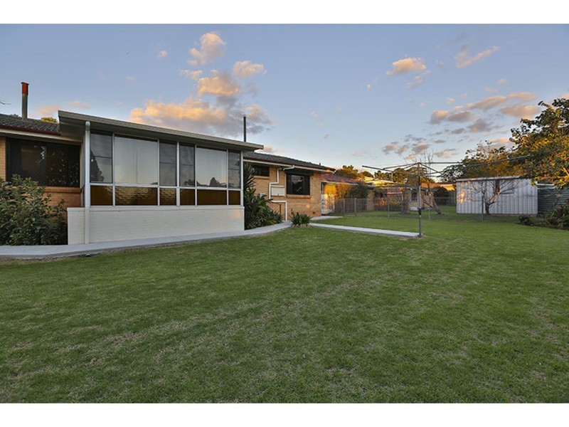 28 Patricia Street, Mount Lofty QLD 4350